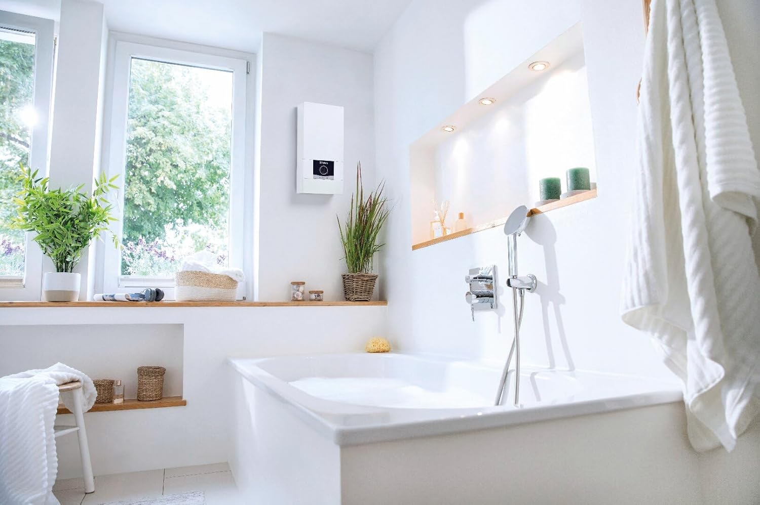 21 kW instantaneous water heater - Energy efficiency class: A VAILLANT VED E 21/8 C