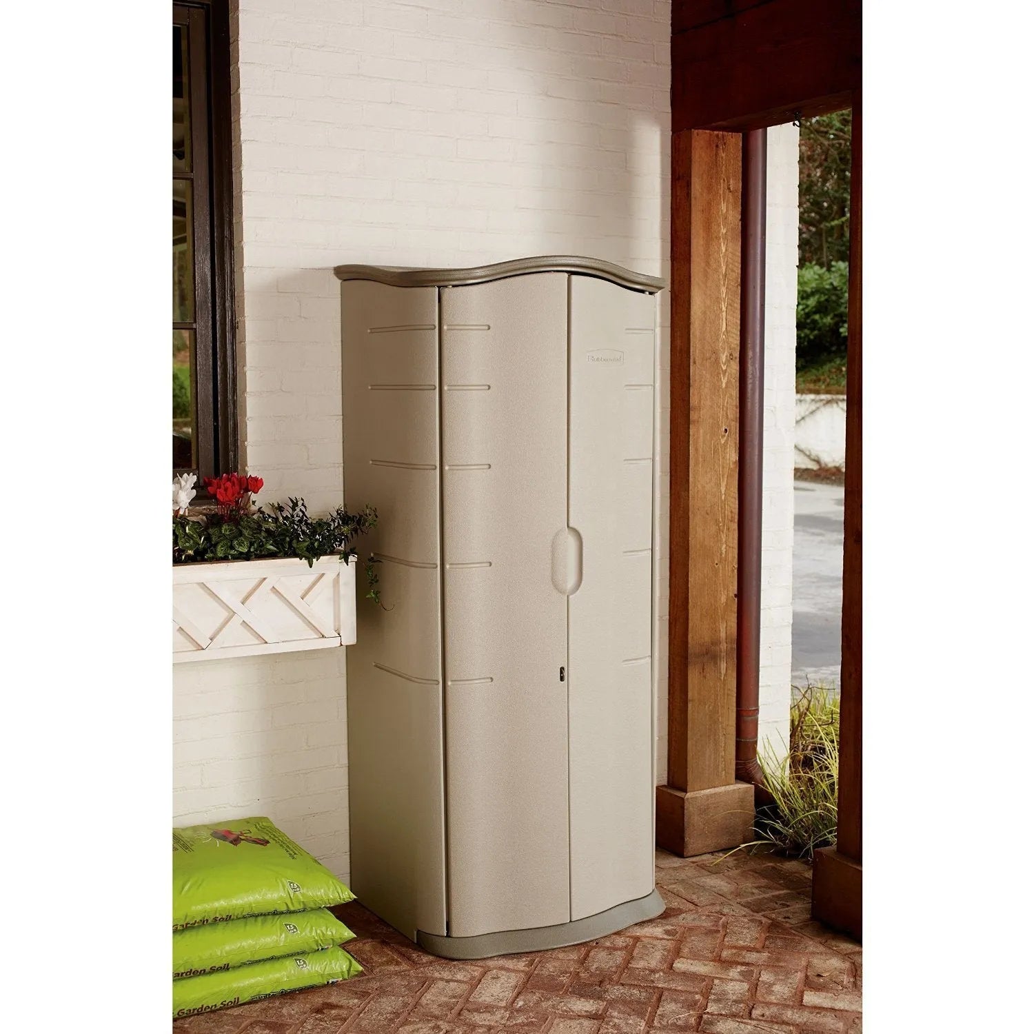 Rubbermaid Vertical Resin Weather Resistant Outdoor Storage Shed - Product image 10