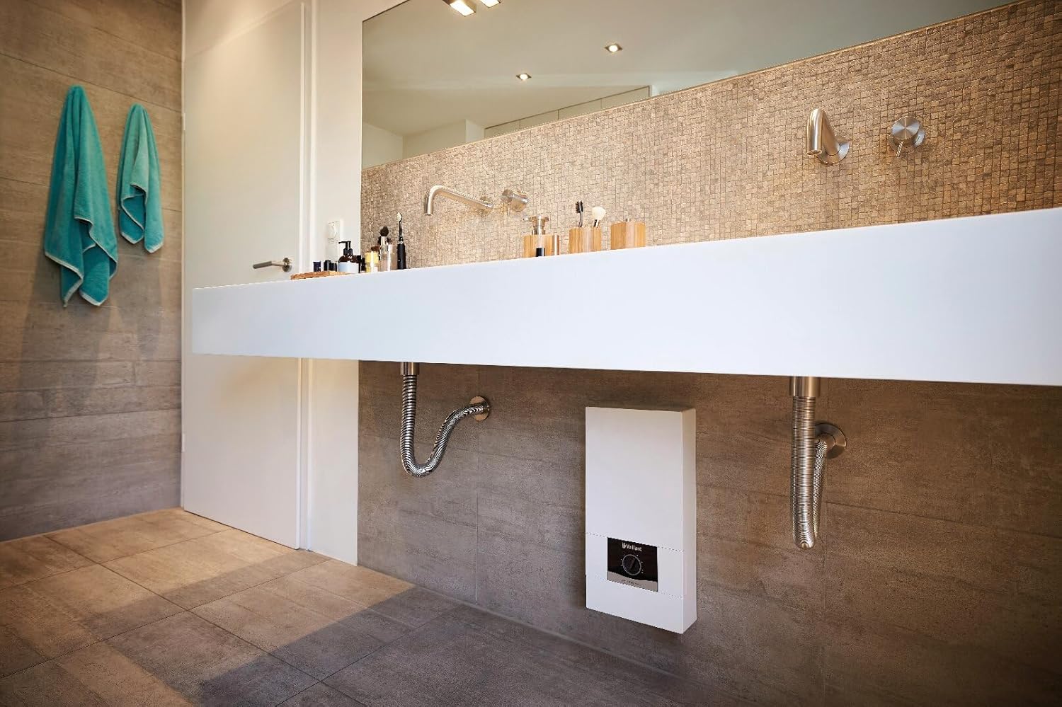 21 kW instantaneous water heater - Energy efficiency class: A VAILLANT VED E 21/8 C
